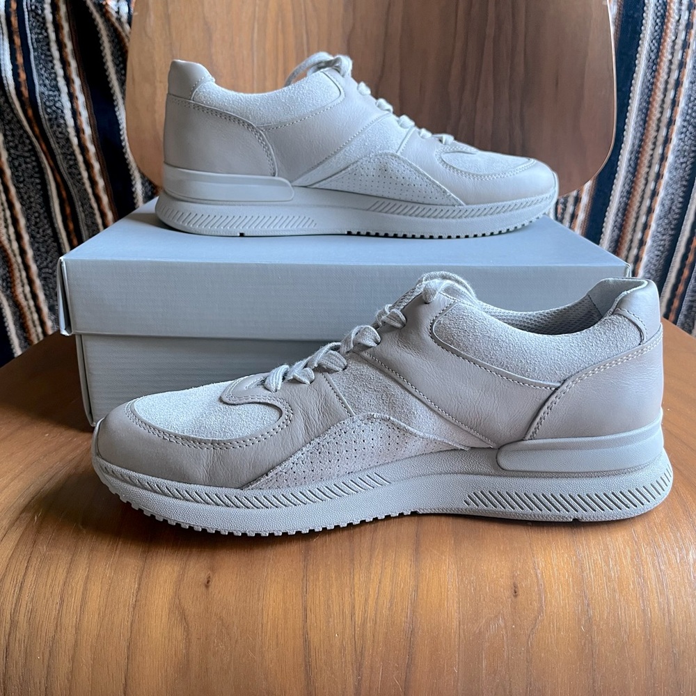 Everlane - The Trainer in grey leather/suede